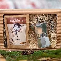 Domácí příprava kávy s moka konvičkou